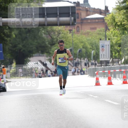 29.06.2025 - hella hamburg halbmarathon Jannik Wohlers http://msf.ph/oto/8152857 29.06.2025 09:32:09 Lombardsbrücke 14, 17, 21 meine-sportfotos.de
