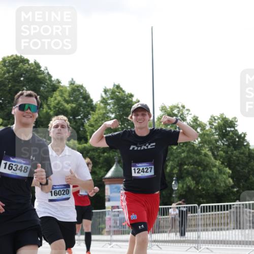 29.06.2025 - hella hamburg halbmarathon Jannik Wohlers http://msf.ph/oto/8152858 29.06.2025 10:15:29 Lombardsbrücke 1156, 1651, 2076, 2436, 3167, 4007, 5423, 7897, 7941, 7942, 8554, 8746, 8885, 9192, 9675, 9784, 10108, 10608, 11113, 11303, 11478, 11774, 11783, 11818, 12427, 12469, 12628, 13179, 13818, 13951, 14423, 14543, 14550, 14559, 15570, 15710, 15889, 15988, 16020, 16348, 16606, 16923, 17350, 17692, 18641, 18957, 19030 meine-sportfotos.de
