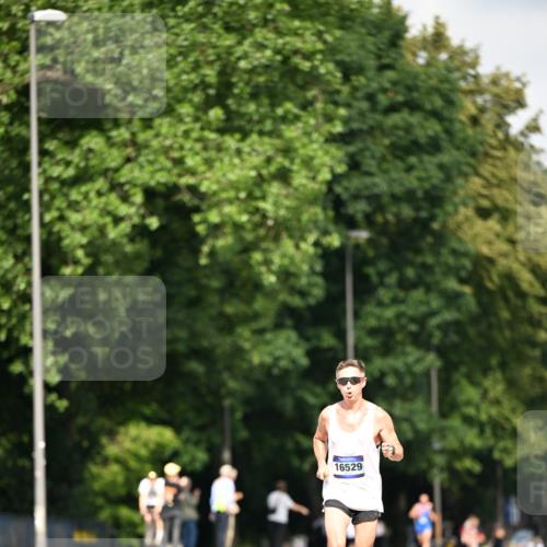 29.06.2025 - hella hamburg halbmarathon Dr. Thomas Lammeyer http://msf.ph/oto/8152860 29.06.2025 09:41:55 Kennedybrücke  meine-sportfotos.de