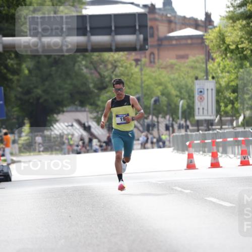 29.06.2025 - hella hamburg halbmarathon Jannik Wohlers http://msf.ph/oto/8152863 29.06.2025 09:32:10 Lombardsbrücke 14, 17, 21 meine-sportfotos.de