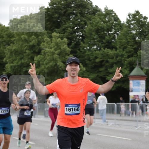 29.06.2025 - hella hamburg halbmarathon Jannik Wohlers http://msf.ph/oto/8152868 29.06.2025 10:52:39 Lombardsbrücke 2291, 2701, 2988, 3787, 4626, 4729, 6135, 6521, 7681, 7737, 9545, 10055, 10417, 10568, 10661, 11520, 11524, 11919, 12127, 12128, 13489, 13916, 13917, 14765, 14807, 14977, 14979, 16137, 16156, 16961, 18988 meine-sportfotos.de