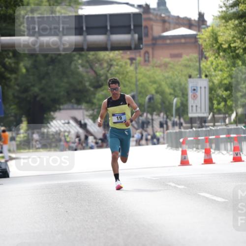 29.06.2025 - hella hamburg halbmarathon Jannik Wohlers http://msf.ph/oto/8152869 29.06.2025 09:32:10 Lombardsbrücke 14, 17, 21 meine-sportfotos.de