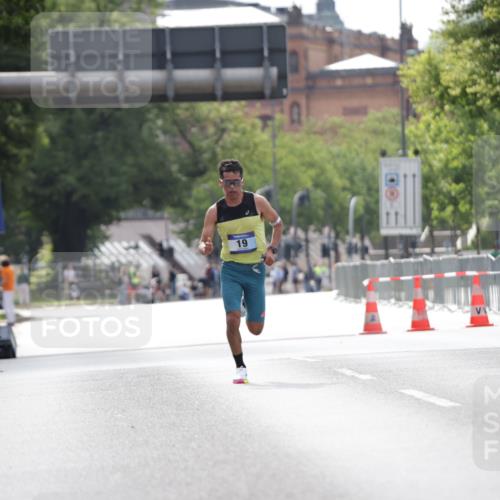 29.06.2025 - hella hamburg halbmarathon Jannik Wohlers http://msf.ph/oto/8152876 29.06.2025 09:32:10 Lombardsbrücke 14, 17, 21 meine-sportfotos.de