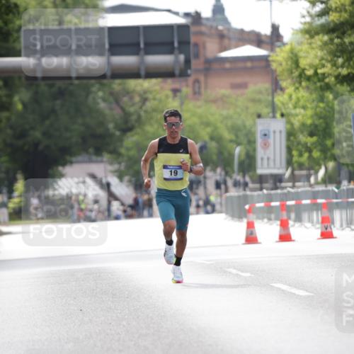 29.06.2025 - hella hamburg halbmarathon Jannik Wohlers http://msf.ph/oto/8152882 29.06.2025 09:32:10 Lombardsbrücke 14, 17, 21 meine-sportfotos.de