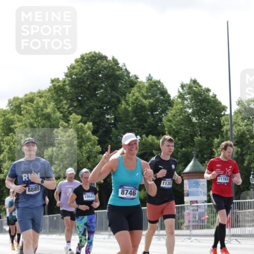 29.06.2025 - hella hamburg halbmarathon Jannik Wohlers http://msf.ph/oto/8152886 29.06.2025 10:15:30 Lombardsbrücke 1156, 1651, 2076, 2436, 3167, 4007, 4828, 5423, 7897, 7941, 7942, 8554, 8746, 8885, 9192, 9675, 9784, 10608, 11113, 11303, 11478, 11774, 11783, 11818, 12427, 12469, 12628, 13179, 13818, 13951, 14423, 14543, 14550, 14559, 15570, 15710, 15889, 15988, 16020, 16348, 16606, 16923, 17350, 17692, 18641, 18957, 19030 meine-sportfotos.de