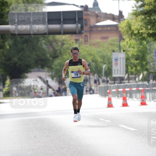 29.06.2025 - hella hamburg halbmarathon Jannik Wohlers http://msf.ph/oto/8152889 29.06.2025 09:32:10 Lombardsbrücke 14, 17, 21 meine-sportfotos.de