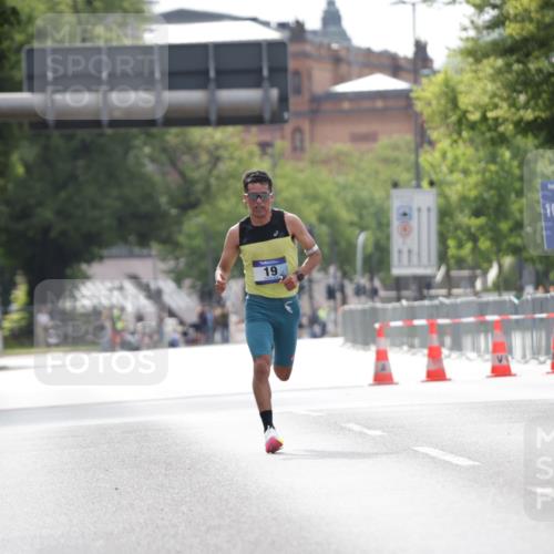 29.06.2025 - hella hamburg halbmarathon Jannik Wohlers http://msf.ph/oto/8152901 29.06.2025 09:32:10 Lombardsbrücke 14, 17, 21 meine-sportfotos.de