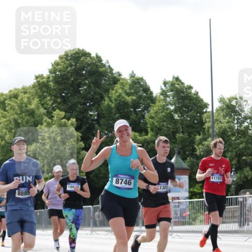 29.06.2025 - hella hamburg halbmarathon Jannik Wohlers http://msf.ph/oto/8152902 29.06.2025 10:15:30 Lombardsbrücke 1156, 1651, 2076, 2436, 3167, 4007, 4828, 5423, 7897, 7941, 7942, 8554, 8746, 8885, 9192, 9675, 9784, 10608, 11113, 11303, 11478, 11774, 11783, 11818, 12427, 12469, 12628, 13179, 13818, 13951, 14423, 14543, 14550, 14559, 15570, 15710, 15889, 15988, 16020, 16348, 16606, 16923, 17350, 17692, 18641, 18957, 19030 meine-sportfotos.de