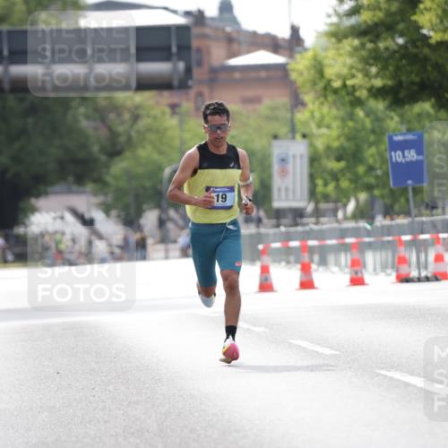 29.06.2025 - hella hamburg halbmarathon Jannik Wohlers http://msf.ph/oto/8152907 29.06.2025 09:32:11 Lombardsbrücke 14, 17, 19, 21 meine-sportfotos.de