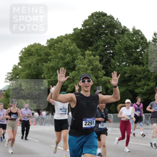 29.06.2025 - hella hamburg halbmarathon Jannik Wohlers http://msf.ph/oto/8152925 29.06.2025 10:52:41 Lombardsbrücke 2291, 2701, 2988, 3787, 4626, 5428, 6135, 6521, 7681, 9545, 10417, 10568, 10661, 11520, 11524, 11919, 13489, 13916, 13917, 14038, 14761, 14765, 14807, 14977, 14979, 16137, 16156, 16961, 18988 meine-sportfotos.de