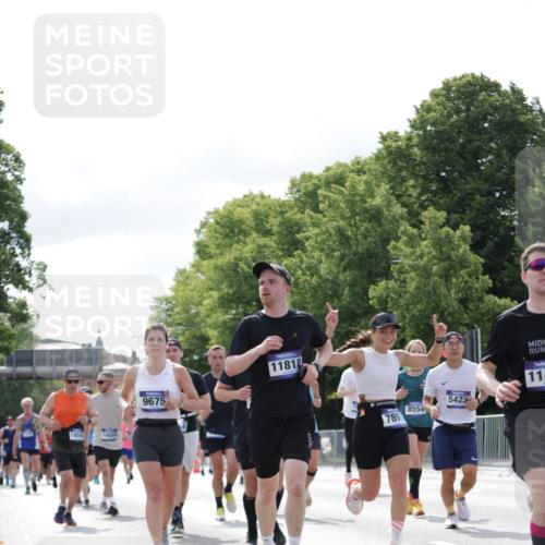 29.06.2025 - hella hamburg halbmarathon Jannik Wohlers http://msf.ph/oto/8152946 29.06.2025 10:15:32 Lombardsbrücke 1156, 1308, 1651, 2071, 2076, 2165, 2436, 3167, 4007, 4828, 5423, 7897, 7941, 7942, 8169, 8554, 8746, 8885, 9675, 9784, 10608, 11113, 11303, 11478, 11774, 11783, 11818, 12427, 12469, 12628, 13179, 13818, 13951, 14423, 14543, 14559, 15570, 15571, 15710, 15889, 15988, 16020, 16348, 16606, 16923, 17350, 17692, 18641, 18957, 19030 meine-sportfotos.de