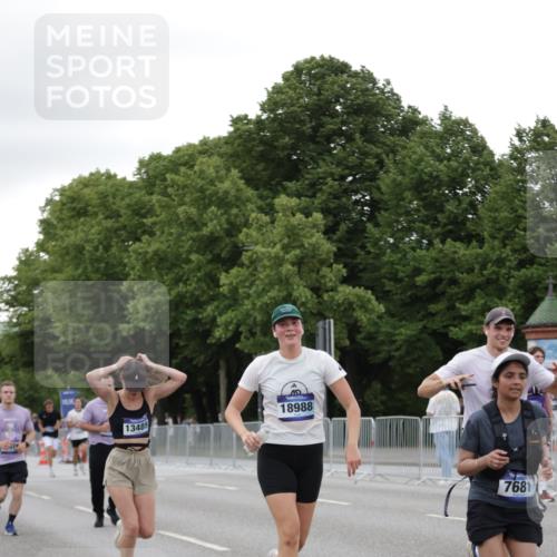 29.06.2025 - hella hamburg halbmarathon Jannik Wohlers http://msf.ph/oto/8152955 29.06.2025 10:52:42 Lombardsbrücke 2291, 2701, 2988, 3787, 4626, 5428, 6135, 6521, 7483, 7681, 10417, 10568, 10661, 11520, 11524, 13489, 13916, 13917, 14038, 14761, 14765, 14807, 14977, 14979, 16137, 16156, 16961, 18988 meine-sportfotos.de