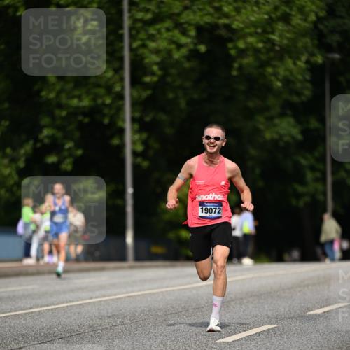 29.06.2025 - hella hamburg halbmarathon Dr. Thomas Lammeyer http://msf.ph/oto/8152956 29.06.2025 09:42:10 Kennedybrücke 4524 meine-sportfotos.de