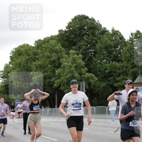 29.06.2025 - hella hamburg halbmarathon Jannik Wohlers http://msf.ph/oto/8152958 29.06.2025 10:52:42 Lombardsbrücke 2291, 2701, 2988, 3787, 4626, 5428, 6135, 6521, 7483, 7681, 10417, 10568, 10661, 11520, 11524, 13489, 13916, 13917, 14038, 14761, 14765, 14807, 14977, 14979, 16137, 16156, 16961, 18988 meine-sportfotos.de