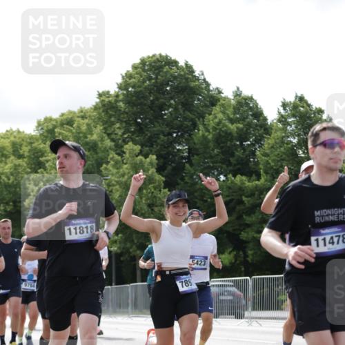 29.06.2025 - hella hamburg halbmarathon Jannik Wohlers http://msf.ph/oto/8152963 29.06.2025 10:15:33 Lombardsbrücke 1156, 1308, 1651, 2071, 2076, 2165, 2436, 3167, 4828, 5423, 7897, 7941, 7942, 8169, 8554, 8746, 8885, 9675, 9784, 10608, 11113, 11303, 11478, 11774, 11783, 11818, 12427, 12469, 12628, 13179, 13951, 14423, 14543, 14559, 15570, 15571, 15710, 15889, 15988, 16020, 16348, 16606, 16923, 17692, 18641, 18957, 19030 meine-sportfotos.de