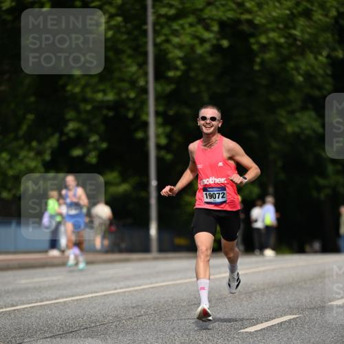 29.06.2025 - hella hamburg halbmarathon Dr. Thomas Lammeyer http://msf.ph/oto/8152966 29.06.2025 09:42:10 Kennedybrücke 4524 meine-sportfotos.de