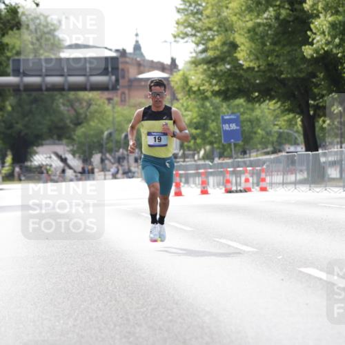 29.06.2025 - hella hamburg halbmarathon Jannik Wohlers http://msf.ph/oto/8152968 29.06.2025 09:32:12 Lombardsbrücke 14, 17, 19, 21 meine-sportfotos.de