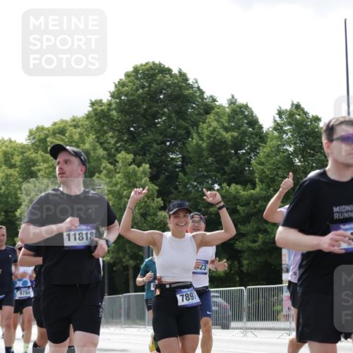 29.06.2025 - hella hamburg halbmarathon Jannik Wohlers http://msf.ph/oto/8152969 29.06.2025 10:15:33 Lombardsbrücke 1156, 1308, 1651, 2071, 2076, 2165, 2436, 3167, 4828, 5423, 7897, 7941, 7942, 8169, 8554, 8746, 8885, 9675, 9784, 10608, 11113, 11303, 11478, 11774, 11783, 11818, 12427, 12469, 12628, 13179, 13951, 14423, 14543, 14559, 15570, 15571, 15710, 15889, 15988, 16020, 16348, 16606, 16923, 17692, 18641, 18957, 19030 meine-sportfotos.de