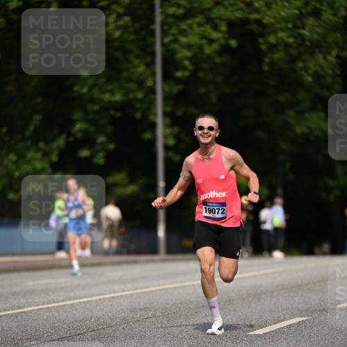 29.06.2025 - hella hamburg halbmarathon Dr. Thomas Lammeyer http://msf.ph/oto/8152974 29.06.2025 09:42:11 Kennedybrücke 4524 meine-sportfotos.de