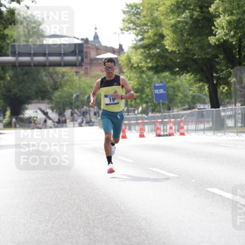 29.06.2025 - hella hamburg halbmarathon Jannik Wohlers http://msf.ph/oto/8152977 29.06.2025 09:32:12 Lombardsbrücke 14, 17, 19, 21 meine-sportfotos.de