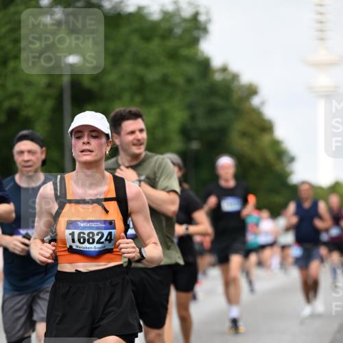29.06.2025 - hella hamburg halbmarathon Dr. Thomas Lammeyer http://msf.ph/oto/8152988 29.06.2025 10:07:29 Kennedybrücke 1114, 1135, 1138, 1482, 1702, 1885, 2594, 2619, 2759, 2782, 2810, 3001, 3572, 3630, 4066, 4511, 4613, 6217, 6391, 7210, 7211, 7290, 7935, 8614, 9439, 9453, 9554, 10824 meine-sportfotos.de
