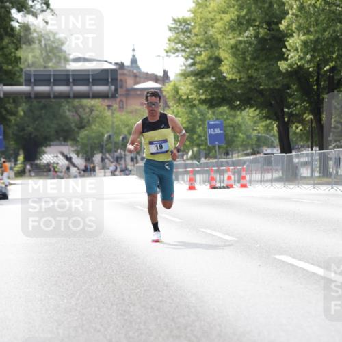 29.06.2025 - hella hamburg halbmarathon Jannik Wohlers http://msf.ph/oto/8152992 29.06.2025 09:32:12 Lombardsbrücke 14, 17, 19, 21 meine-sportfotos.de