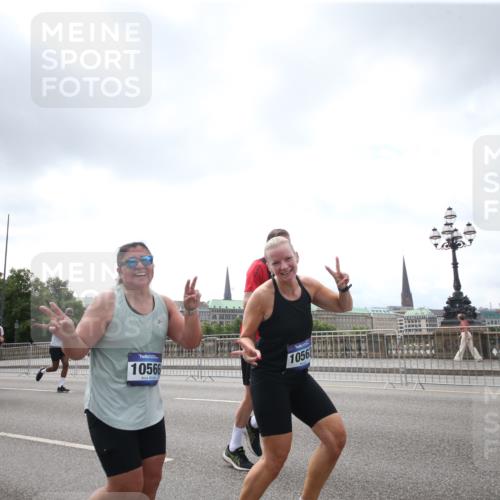 29.06.2025 - hella hamburg halbmarathon Jannik Wohlers http://msf.ph/oto/8153005 29.06.2025 10:44:44 Lombardsbrücke 1024, 1685, 1798, 2007, 2779, 3160, 3164, 3993, 4186, 4337, 4851, 5099, 5190, 6509, 6788, 6980, 7699, 7912, 8594, 8605, 8762, 8907, 10562, 10566, 10707, 11314, 11393, 12198, 12332, 12334, 12394, 12793, 12905, 13555, 13580, 14002, 14513, 14758, 14777, 15458, 15750, 15751, 15998, 16850, 17521, 18084, 18230, 18294 meine-sportfotos.de