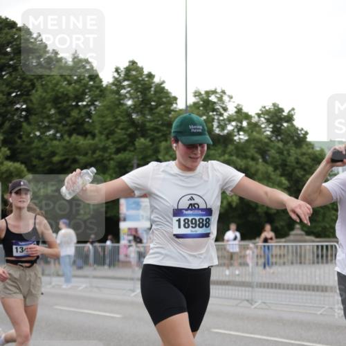29.06.2025 - hella hamburg halbmarathon Jannik Wohlers http://msf.ph/oto/8153017 29.06.2025 10:52:43 Lombardsbrücke 2291, 2988, 3787, 4626, 5428, 6135, 6521, 7483, 7681, 10417, 10568, 10661, 11520, 11524, 13489, 13916, 13917, 14038, 14761, 14765, 14807, 14977, 14979, 16137, 16156, 16961, 17012, 17577, 18988 meine-sportfotos.de