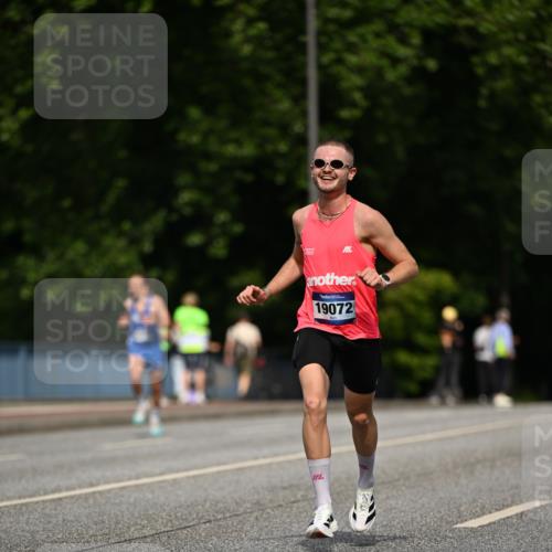 29.06.2025 - hella hamburg halbmarathon Dr. Thomas Lammeyer http://msf.ph/oto/8153019 29.06.2025 09:42:11 Kennedybrücke 4524 meine-sportfotos.de