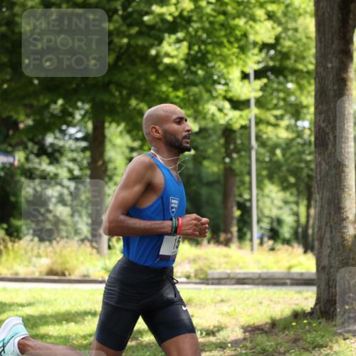 29.06.2025 - hella hamburg halbmarathon Yannick Fuchs http://msf.ph/oto/8153024 29.06.2025 10:00:32 20KM 8, 20, 58, 59 meine-sportfotos.de