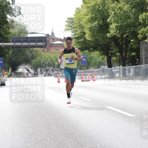 29.06.2025 - hella hamburg halbmarathon Jannik Wohlers http://msf.ph/oto/8153039 29.06.2025 09:32:12 Lombardsbrücke 14, 17, 19, 21 meine-sportfotos.de