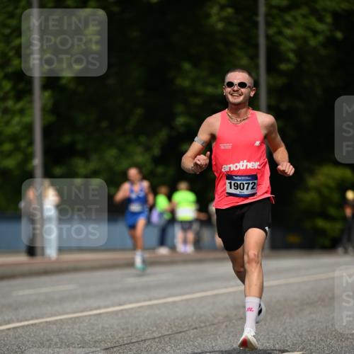 29.06.2025 - hella hamburg halbmarathon Dr. Thomas Lammeyer http://msf.ph/oto/8153052 29.06.2025 09:42:12 Kennedybrücke 4524 meine-sportfotos.de