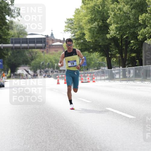 29.06.2025 - hella hamburg halbmarathon Jannik Wohlers http://msf.ph/oto/8153054 29.06.2025 09:32:13 Lombardsbrücke 14, 17, 19, 21 meine-sportfotos.de