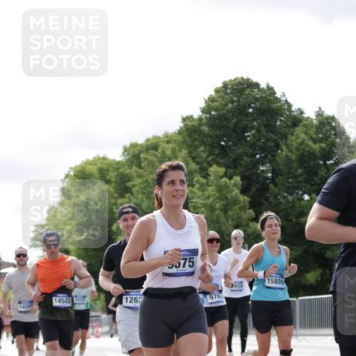 29.06.2025 - hella hamburg halbmarathon Jannik Wohlers http://msf.ph/oto/8153065 29.06.2025 10:15:34 Lombardsbrücke 1156, 1308, 1651, 2071, 2076, 2165, 2436, 3167, 4828, 5046, 5423, 7897, 7941, 7942, 8169, 8554, 8746, 8885, 9675, 9784, 10608, 11113, 11303, 11478, 11774, 11783, 11818, 12427, 12469, 12628, 14423, 14543, 14559, 15571, 15710, 15889, 15988, 16020, 16348, 16606, 16923, 17692, 18641, 18957, 19030 meine-sportfotos.de