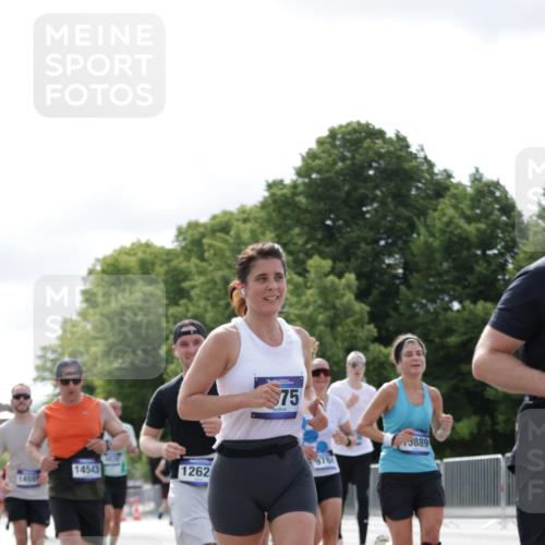 29.06.2025 - hella hamburg halbmarathon Jannik Wohlers http://msf.ph/oto/8153069 29.06.2025 10:15:35 Lombardsbrücke 1156, 1308, 1651, 2071, 2076, 2165, 2436, 3167, 4828, 5046, 5423, 7897, 7941, 7942, 8169, 8274, 8554, 8746, 8885, 9675, 9784, 9802, 10107, 10608, 11113, 11303, 11478, 11774, 11783, 11818, 12427, 12469, 12628, 14543, 14559, 15571, 15889, 16020, 16348, 16606, 17692, 18641, 19030 meine-sportfotos.de