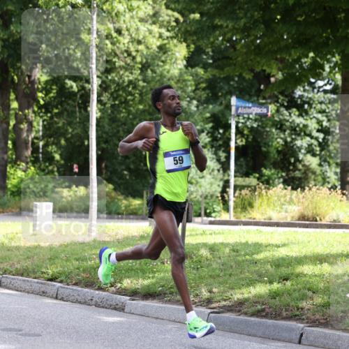29.06.2025 - hella hamburg halbmarathon Yannick Fuchs http://msf.ph/oto/8153071 29.06.2025 10:00:45 20KM 20, 58, 59 meine-sportfotos.de