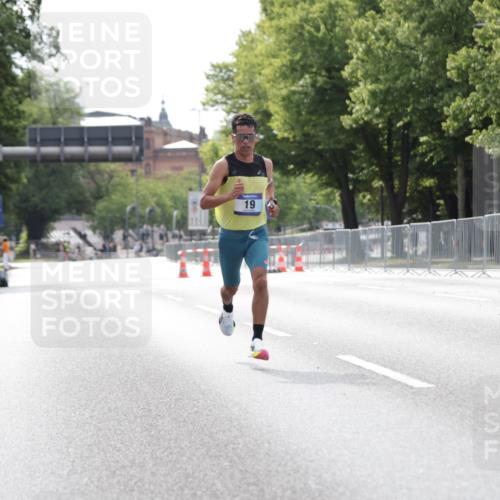 29.06.2025 - hella hamburg halbmarathon Jannik Wohlers http://msf.ph/oto/8153082 29.06.2025 09:32:13 Lombardsbrücke 14, 17, 19, 21 meine-sportfotos.de