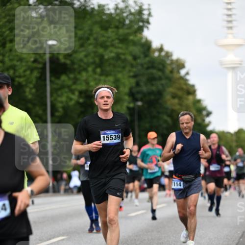 29.06.2025 - hella hamburg halbmarathon Dr. Thomas Lammeyer http://msf.ph/oto/8153095 29.06.2025 10:07:32 Kennedybrücke 1114, 1135, 1138, 1482, 1702, 1885, 2594, 2759, 2782, 2810, 3001, 3572, 3630, 4066, 4307, 4511, 4587, 4613, 6217, 6391, 7006, 7210, 7211, 7290, 7306, 7935, 8614, 9439, 9453, 9554, 10824 meine-sportfotos.de