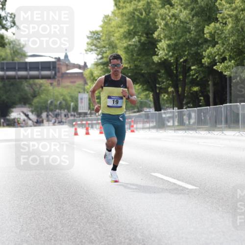 29.06.2025 - hella hamburg halbmarathon Jannik Wohlers http://msf.ph/oto/8153111 29.06.2025 09:32:13 Lombardsbrücke 14, 17, 19, 21 meine-sportfotos.de