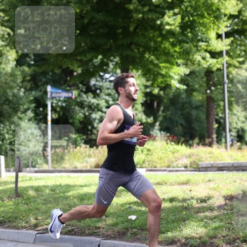 29.06.2025 - hella hamburg halbmarathon Yannick Fuchs http://msf.ph/oto/8153112 29.06.2025 10:00:48 20KM 20, 58 meine-sportfotos.de
