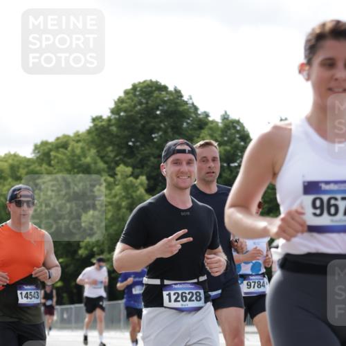 29.06.2025 - hella hamburg halbmarathon Jannik Wohlers http://msf.ph/oto/8153116 29.06.2025 10:15:36 Lombardsbrücke 1156, 1308, 1651, 2071, 2076, 2165, 2436, 2803, 3167, 4828, 5046, 5423, 7897, 7941, 7942, 8169, 8274, 8554, 8746, 8885, 9675, 9784, 9802, 10107, 10608, 10844, 11113, 11303, 11478, 11774, 11783, 11818, 12427, 12469, 12628, 14543, 14559, 15571, 15724, 15889, 16020, 16348, 16606, 17692, 18641, 19030 meine-sportfotos.de