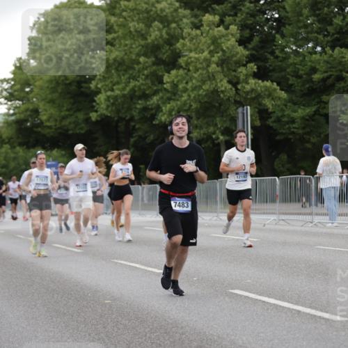 29.06.2025 - hella hamburg halbmarathon Jannik Wohlers http://msf.ph/oto/8153118 29.06.2025 10:52:48 Lombardsbrücke 2291, 2409, 4195, 4626, 5428, 6135, 6521, 7483, 7681, 8414, 9764, 10043, 10490, 10661, 11520, 11524, 12193, 12219, 12700, 13011, 13326, 13489, 13916, 13917, 14038, 14419, 14761, 14977, 16137, 17012, 17577, 17600, 18311, 18988 meine-sportfotos.de