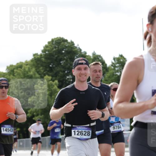 29.06.2025 - hella hamburg halbmarathon Jannik Wohlers http://msf.ph/oto/8153126 29.06.2025 10:15:36 Lombardsbrücke 1156, 1308, 1651, 2071, 2076, 2165, 2436, 2803, 3167, 4828, 5046, 5423, 7897, 7941, 7942, 8169, 8274, 8554, 8746, 8885, 9675, 9784, 9802, 10107, 10608, 10844, 11113, 11303, 11478, 11774, 11783, 11818, 12427, 12469, 12628, 14543, 14559, 15571, 15724, 15889, 16020, 16348, 16606, 17692, 18641, 19030 meine-sportfotos.de