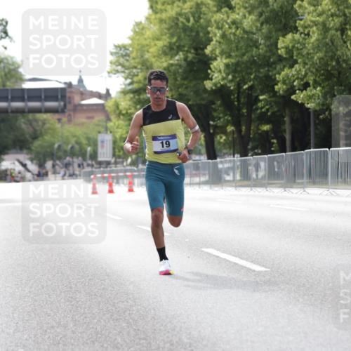 29.06.2025 - hella hamburg halbmarathon Jannik Wohlers http://msf.ph/oto/8153134 29.06.2025 09:32:13 Lombardsbrücke 14, 17, 19, 21 meine-sportfotos.de