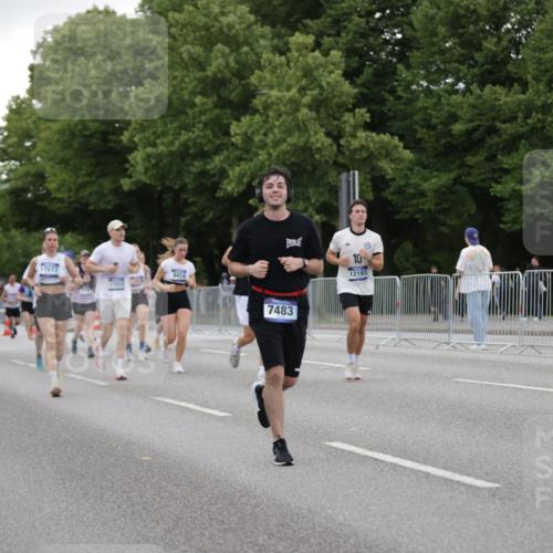 29.06.2025 - hella hamburg halbmarathon Jannik Wohlers http://msf.ph/oto/8153140 29.06.2025 10:52:49 Lombardsbrücke 2291, 2409, 4195, 4626, 5428, 6521, 7483, 7681, 8212, 8414, 9764, 10043, 10490, 10661, 11520, 11524, 12193, 12219, 12700, 13011, 13326, 13489, 13916, 13917, 14038, 14419, 14761, 16137, 17012, 17577, 17600, 18311, 18988 meine-sportfotos.de