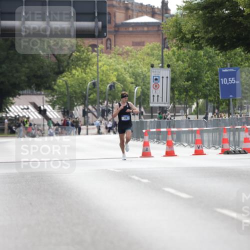 29.06.2025 - hella hamburg halbmarathon Jannik Wohlers http://msf.ph/oto/8153141 29.06.2025 09:32:50 Lombardsbrücke  meine-sportfotos.de