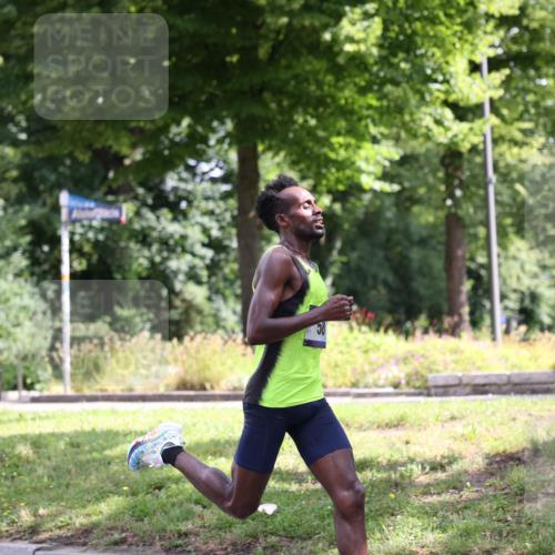 29.06.2025 - hella hamburg halbmarathon Yannick Fuchs http://msf.ph/oto/8153144 29.06.2025 10:00:57 20KM 58 meine-sportfotos.de