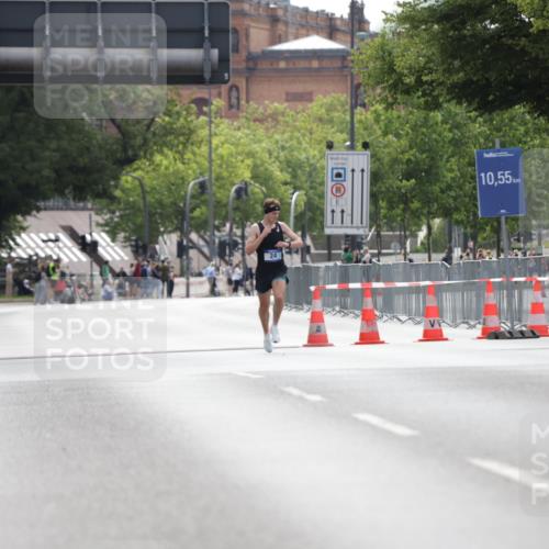 29.06.2025 - hella hamburg halbmarathon Jannik Wohlers http://msf.ph/oto/8153147 29.06.2025 09:32:50 Lombardsbrücke  meine-sportfotos.de