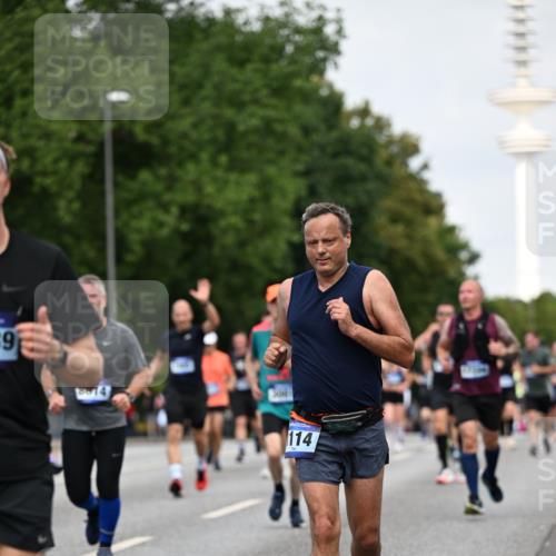 29.06.2025 - hella hamburg halbmarathon Dr. Thomas Lammeyer http://msf.ph/oto/8153150 29.06.2025 10:07:33 Kennedybrücke 1114, 1135, 1138, 1482, 1702, 1885, 2594, 2759, 2782, 3001, 3572, 3630, 4066, 4307, 4511, 4587, 4613, 5464, 6217, 6391, 7006, 7210, 7211, 7290, 7306, 7935, 8614, 9439, 9453, 9554, 10824 meine-sportfotos.de