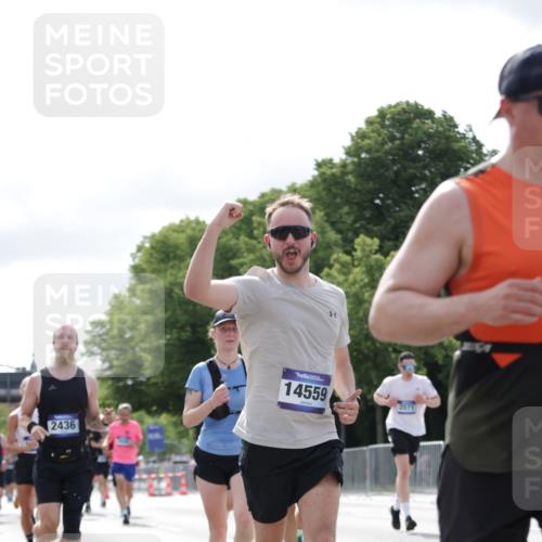 29.06.2025 - hella hamburg halbmarathon Jannik Wohlers http://msf.ph/oto/8153155 29.06.2025 10:15:37 Lombardsbrücke 1156, 1308, 1651, 2071, 2076, 2165, 2436, 2803, 3167, 4828, 5046, 5423, 7897, 7941, 7942, 8169, 8274, 8554, 8746, 8885, 9601, 9675, 9784, 9802, 10107, 10292, 10608, 10844, 11113, 11303, 11478, 11774, 11783, 11818, 12427, 12628, 14543, 14559, 15571, 15724, 15889, 16020, 16348, 16606, 17692, 18641, 19030 meine-sportfotos.de